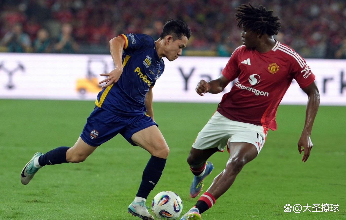 关键时刻曼联调整名单以备中超；刷新队史纪录环节打磨；媒体盛赞；临场指挥获称赞的简单介绍
