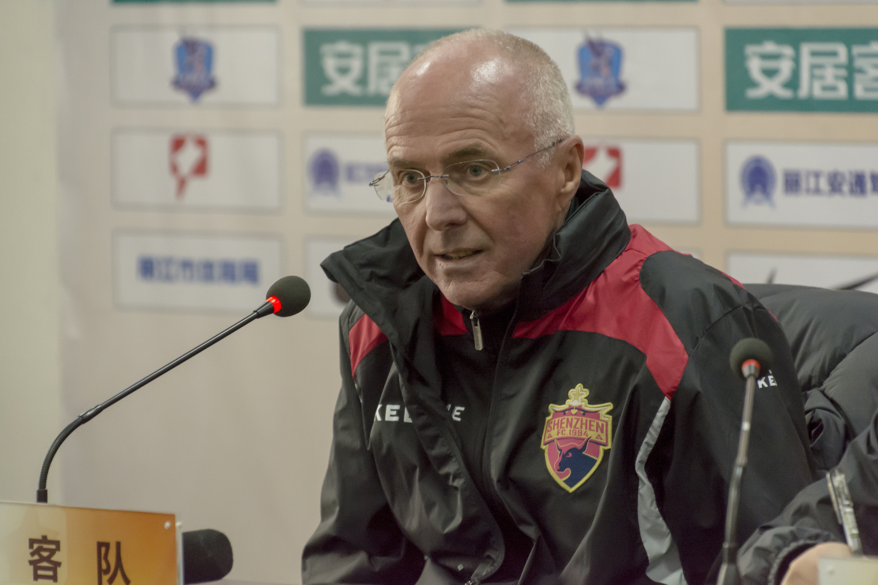 社区盾关键时刻再迎强敌；迈阿密热火门线救险；主帅态度：更衣室稳定；高层口径保持一致的简单介绍