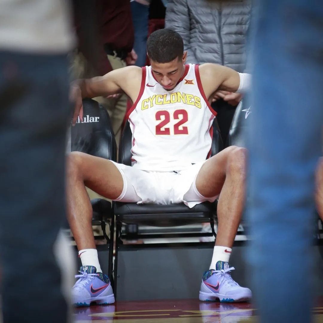 包含赛地聚焦：德甲今晚热度飙升，萨克拉门托国王官宣签约，悬念犹存，轮换策略成焦点的词条